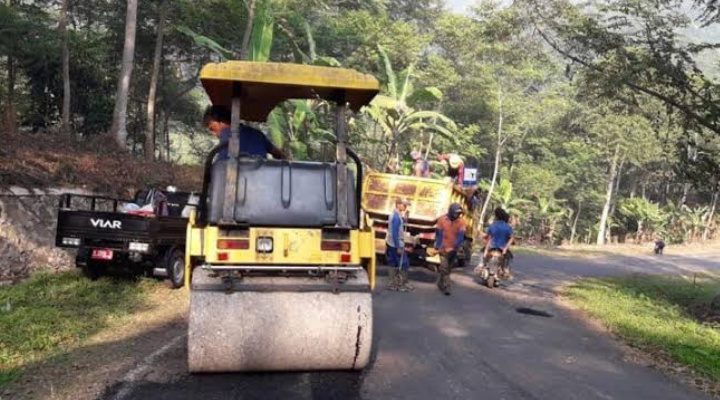 Perbaikan Jalan Provinsi