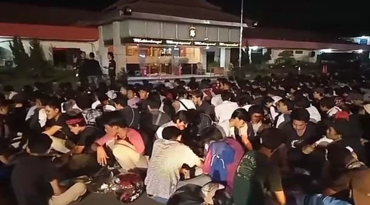 Polisi Amankan Ratusan Pemuda