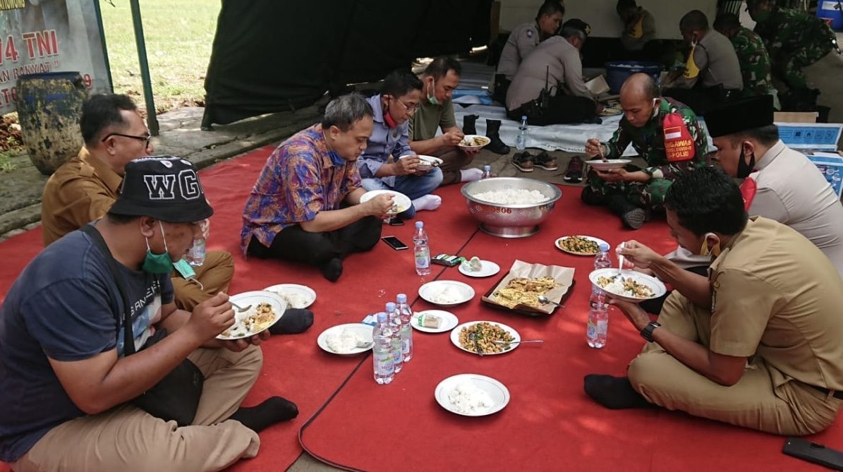 Dapur Umum Koramil dan Polsek Jatiuwung