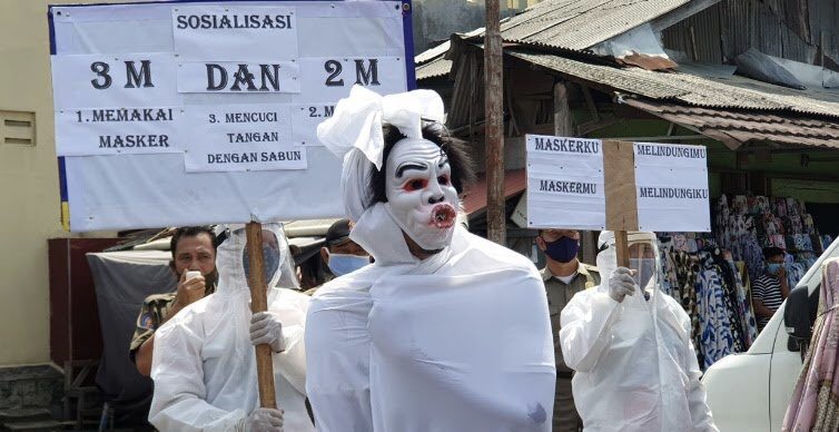 Pocong ajak masyarakat patuh protokol kesehatan