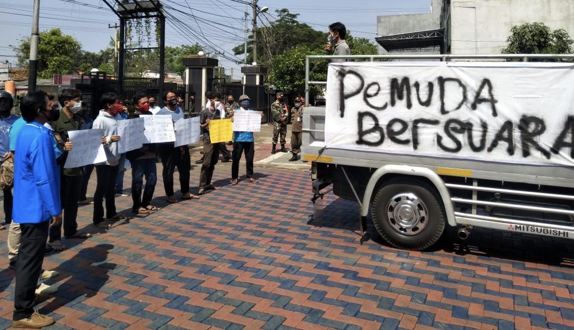 Aksi demo Pemuda Batuceper Tuntut Camat di Copot