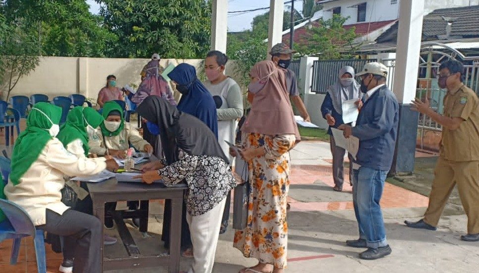 Penyaluran BST Kelurahan Nambo Jaya