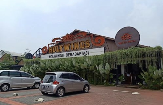 Holywings