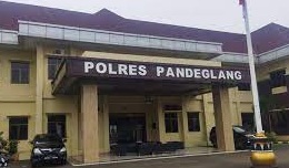 oknum anggota dprd kabupaten pandeglang