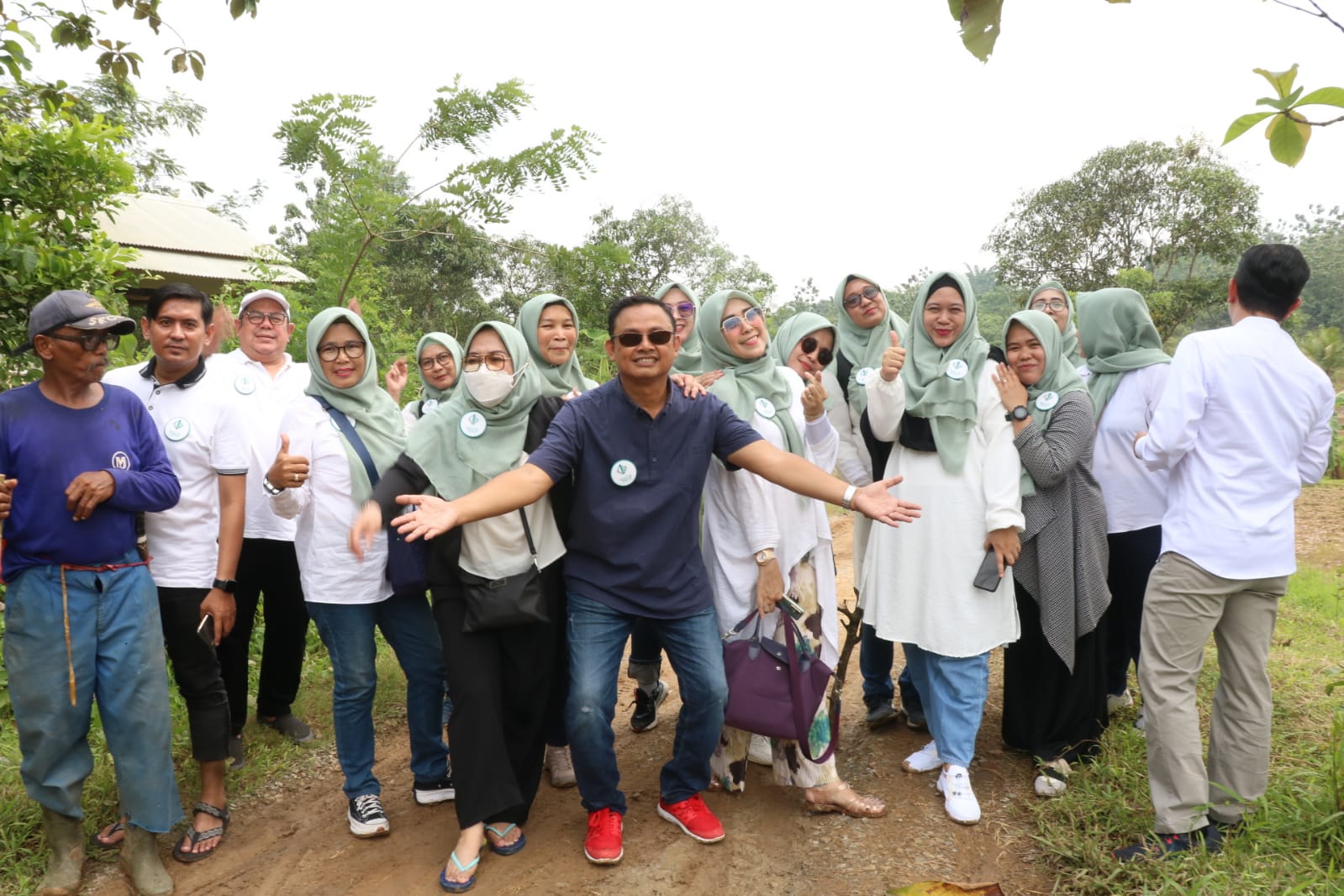 61ad0c43 50c2 40b9 a3de 06eead5e5f0b