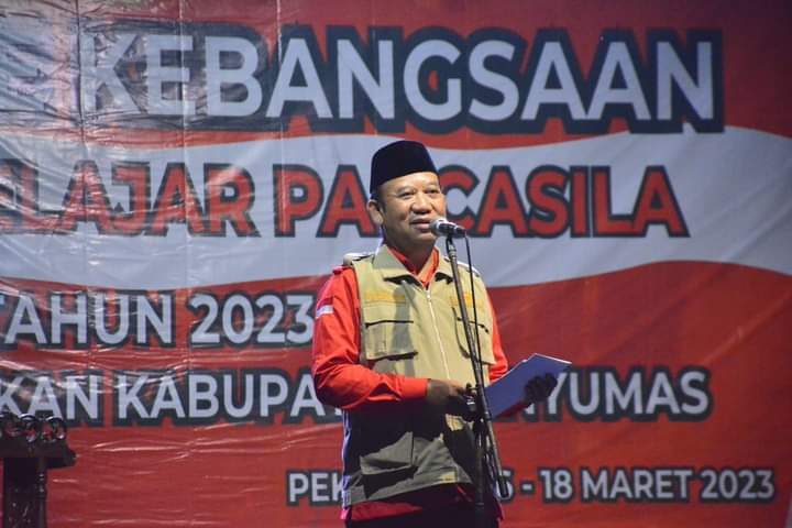 Bupati Banyumas. Ir. Achmad Husein