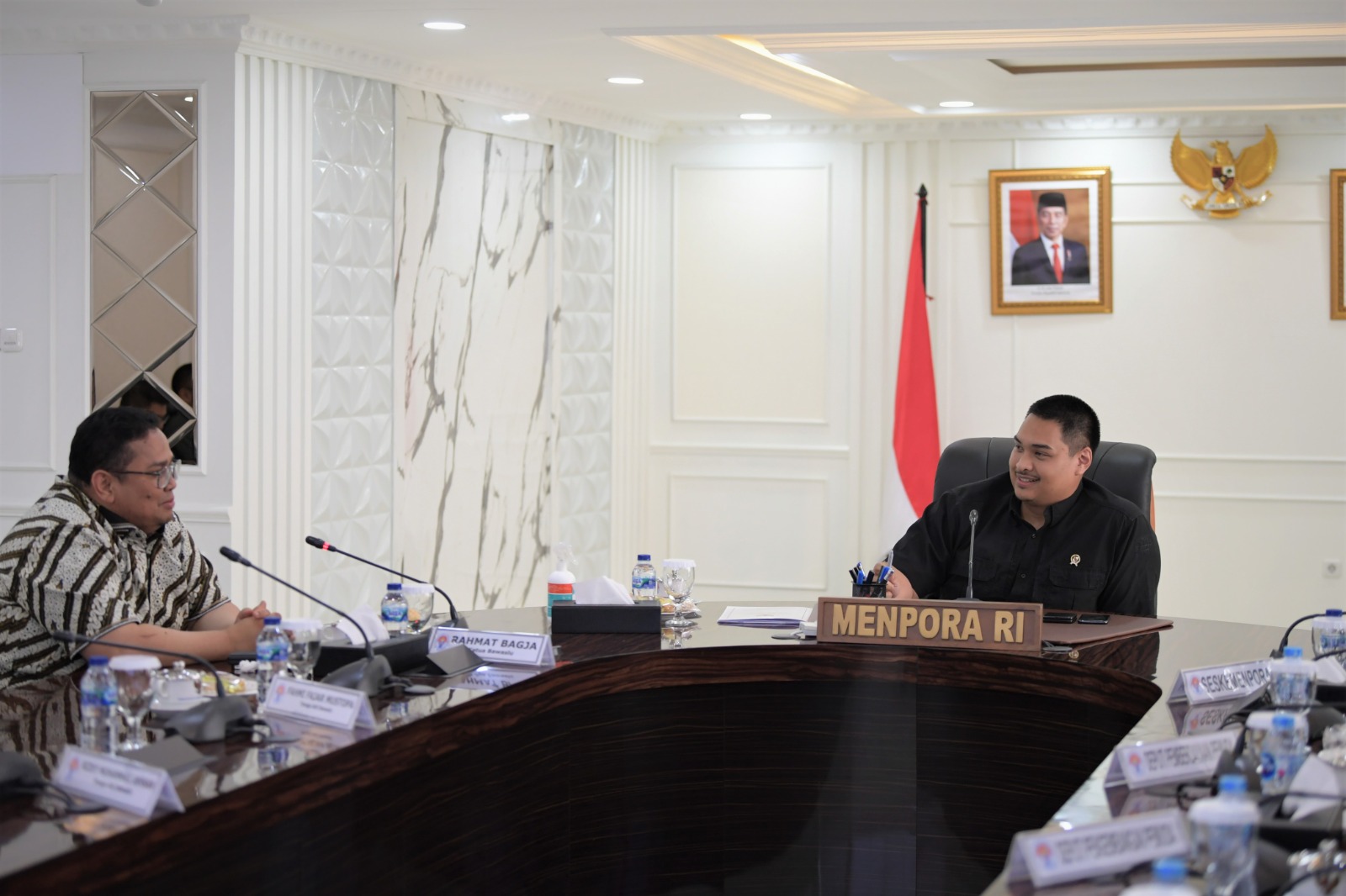 5426menpora dito terima kunjungan ketua bawaslu bahas perlunya pemberdayaan pemuda dalam pengawasan pemilu