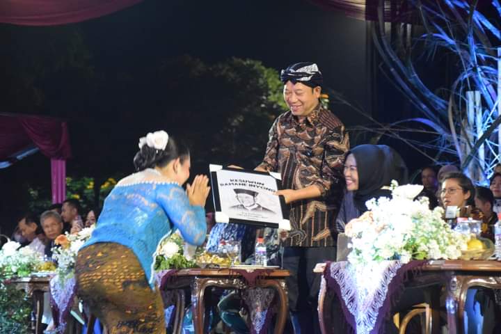 fb img 1694741052530