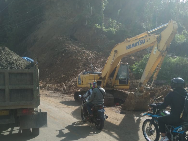 jalan trans sulawesi