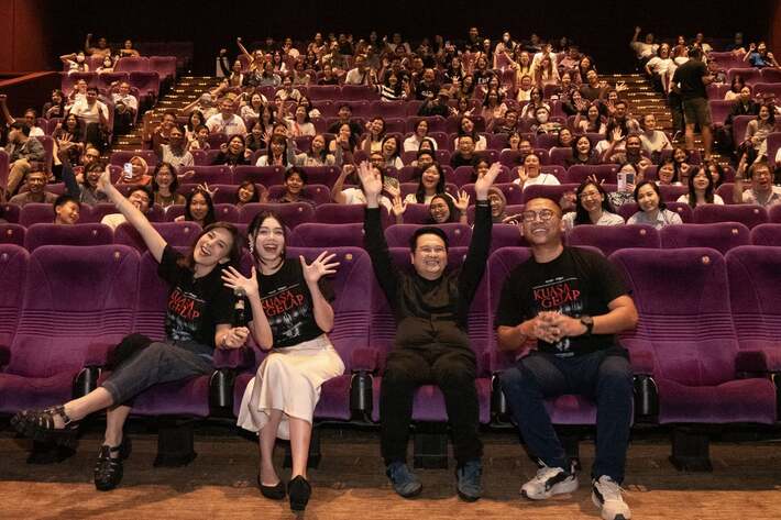 dokumentasi fans & komunitas, pemain film 'kuasa gelap' kunjungi mall @ alam sutera