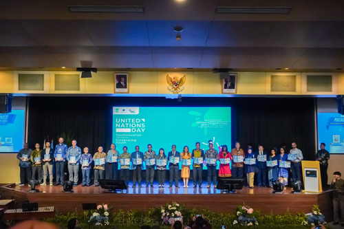 dokumentasi kompetisi desain prangko pada peringatan hari pbb
