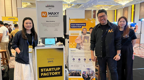 maxy academy hadiri techinasia jakarta