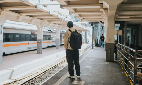 tas bodypack untuk traveling