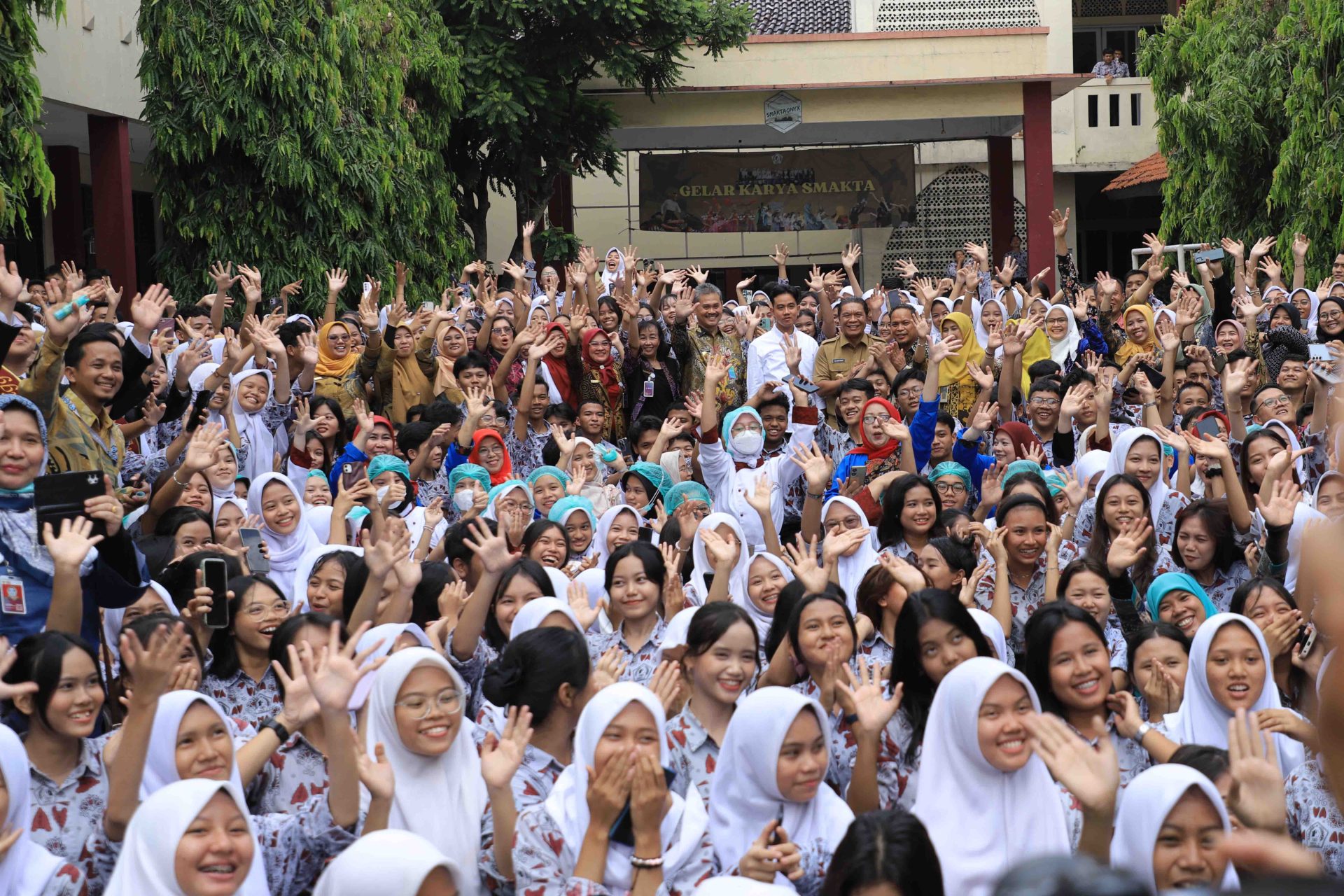 wapres ninjau mbg smk negeri 3 tangerang pj walikota2
