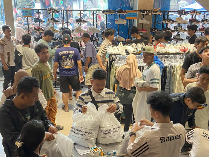 hadir dengan store baru, baper store adakan grand opening yang meriah hadir dengan store baru, baper store adakan grand opening yang meriah