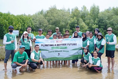 pt mitra adiperkasa & pt map aktif adiperkasa tanam mangrove, lindungihutan (sumber vritimes.com) pt mitra adiperkasa & pt map aktif adiperkasa tanam mangrove, lindungihutan (sumber vritimes.com)