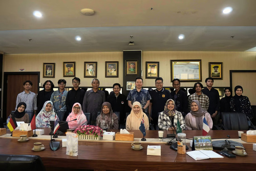 pitching day fst uin syarif hidayatullah jakarta menggali inovasi sosial berbasis riset (2) pitching day fst uin syarif hidayatullah jakarta menggali inovasi sosial berbasis riset (2)