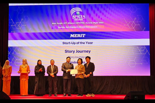 storyjourney dari indonesia meraih predikat start up of the year dalam ajang asia pacific ict alliance (apicta) award night 2024 (1) (1)