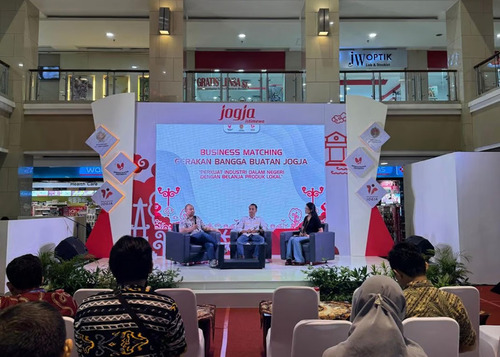 mengupas tren pemasaran 2025 bersama indigo dan hipmi bantul (1) (1)