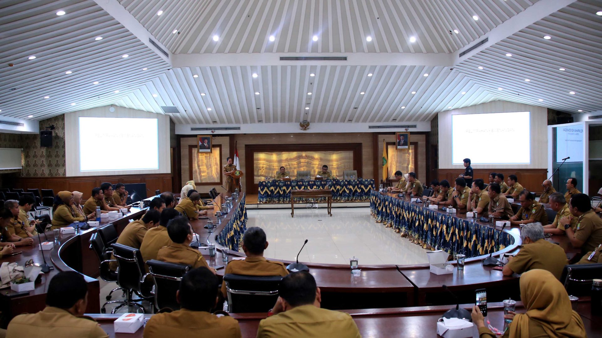 penandatanganan berta acara serah terima bentor pj walikota10