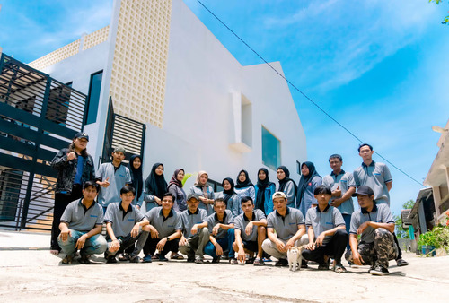 sarjana fisika yang beralih menjadi pengusaha tas