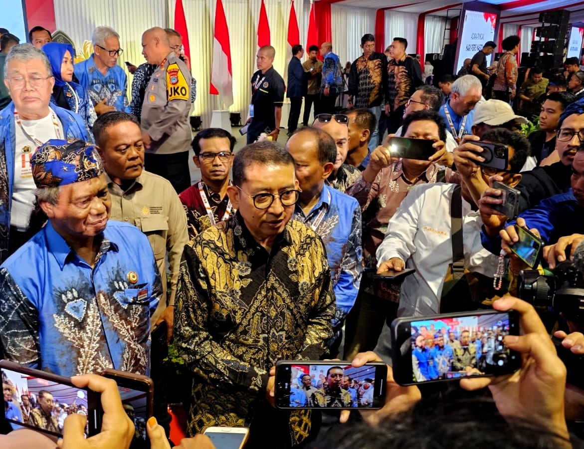 aton charliyan beserta menteri kebudayaan kim