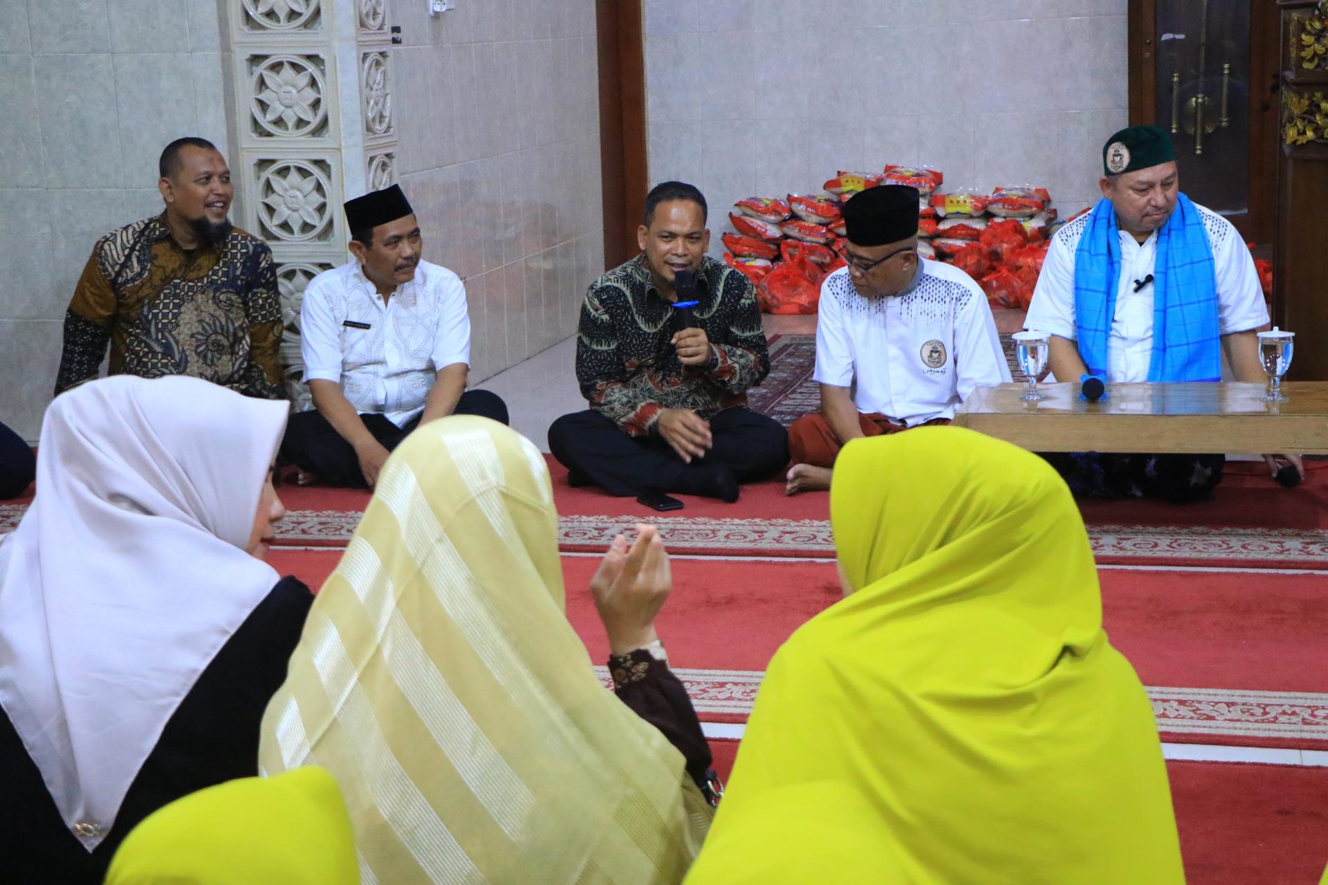 santunan anak yatim kel cibodas pj walikota 3 (1)