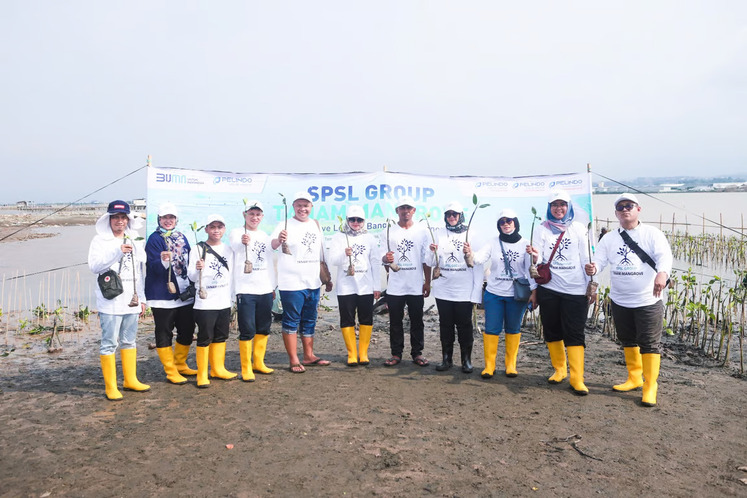 dokumentasi pelindo solusi logistik tanam mangrove dan penghijauan
