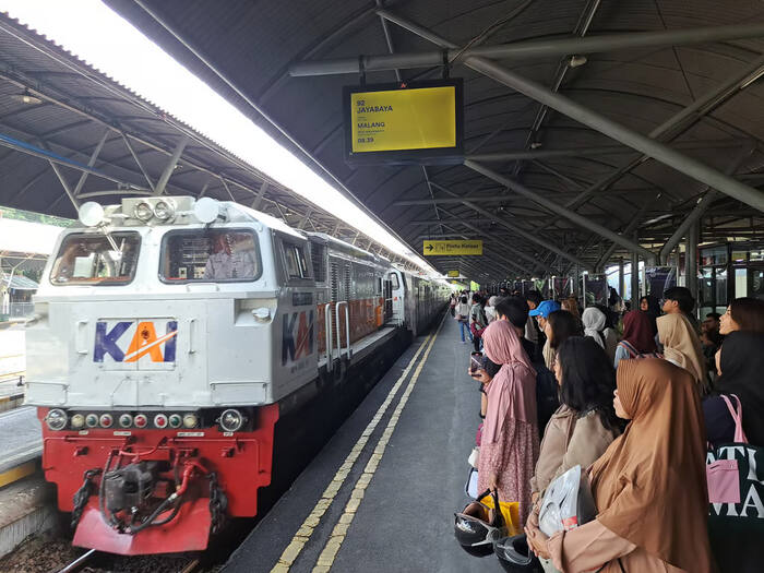 libur panjang peringati jumat agung dan paskah, kai daop 8 surabaya operasikan ka tambahan (1)