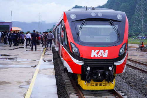 ka makassar–parepare pecah rekor angkut 34.291 pelanggan, tertinggi sepanjang 2025 (2)