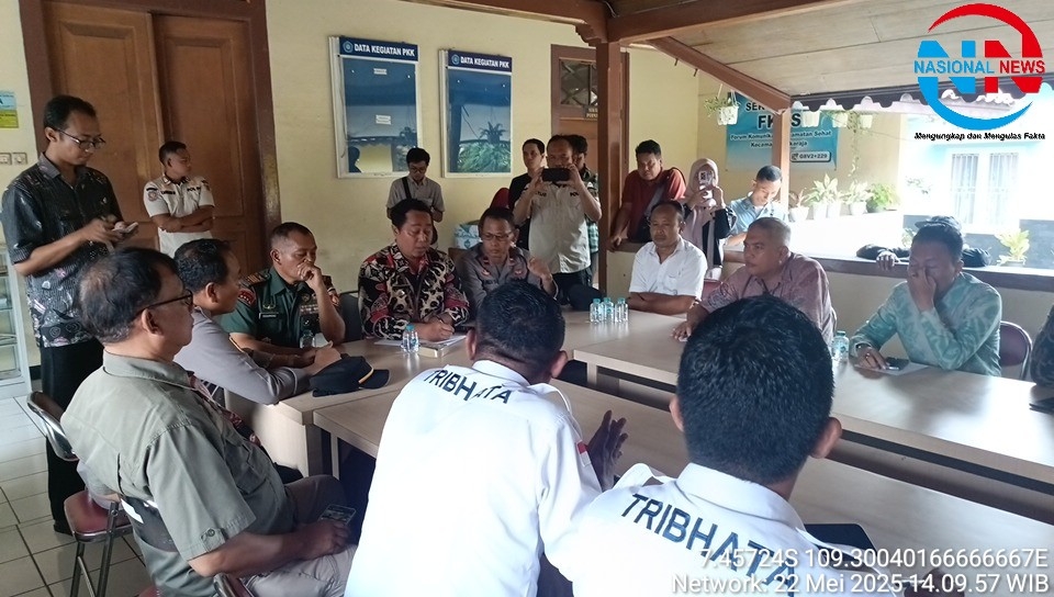 tribhata saat bertanya kepada camat sokaraja tribhata saat bertanya kepada camat sokaraja