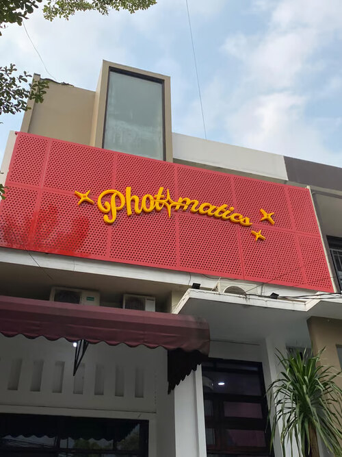 ikut meramaikan tempat nongkrong gen z, photomatics resmi buka cabang baru di tebet (1)