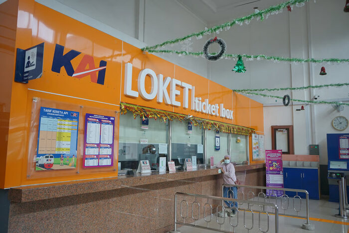 loket penjualan tiket di stasiun