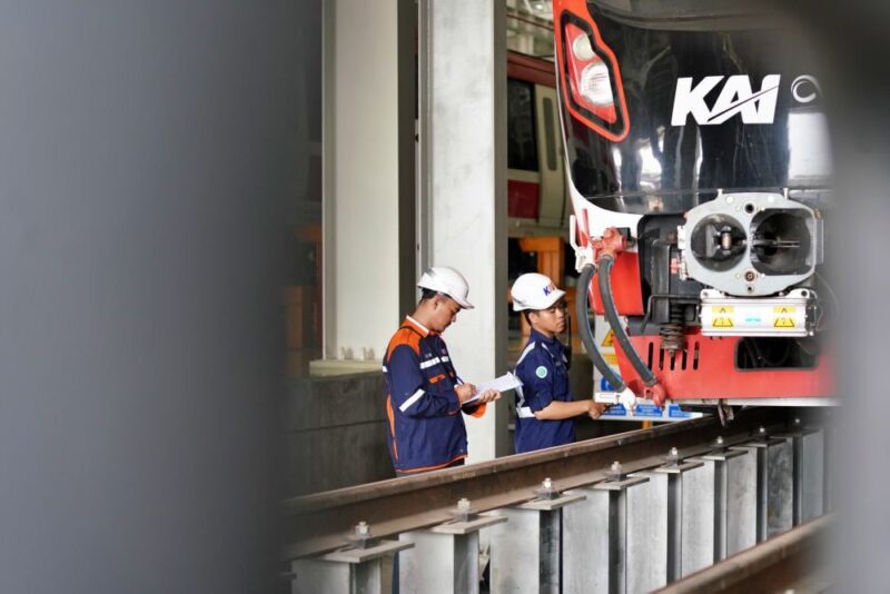 perawatan lrt jabodebek