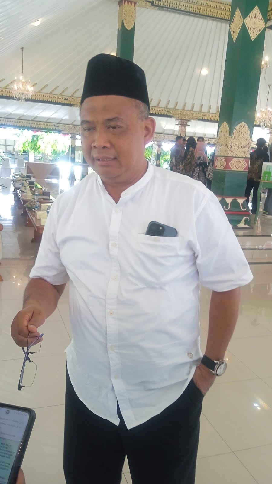 bupati sleman usai acara penyerahan serifikat tanah sultan ground selasa tanggal 26 agustus 2025