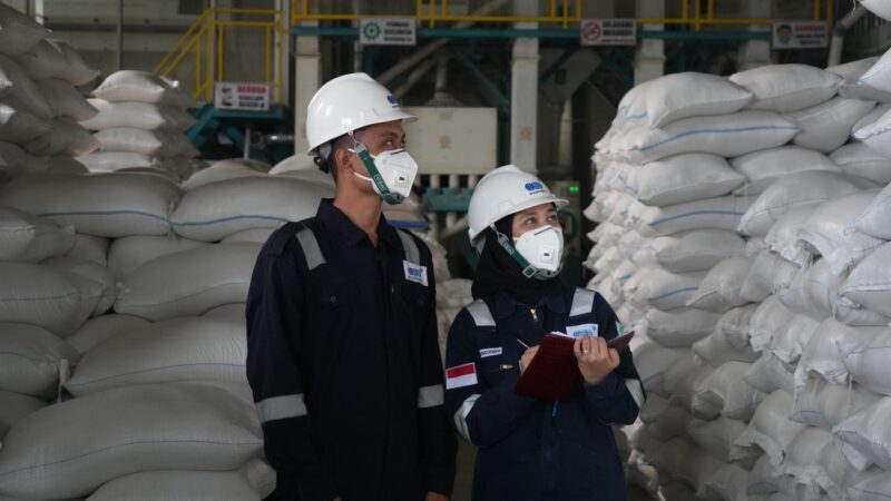 jaga stok beras tetap berkualitas, gudang bulog kanwil jawa timur terapkan fumigasi oleh sucofindo