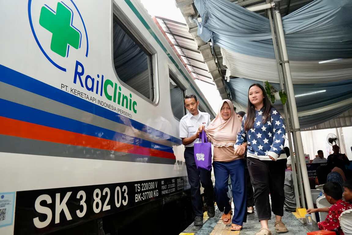 kai divre iv tanjungkarang hadirkan rail clinic di stasiun kotabumi, wujud pelayanan dan edukasi kesehatan untuk masyarakat