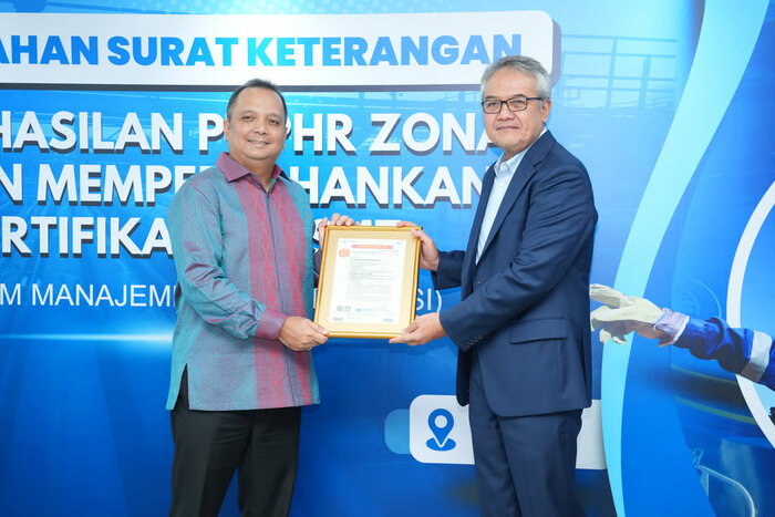 pt pertamina hulu rokan (phr) zona rokan meraih sertifikasi sistem manajemen terintegrasi dari pt sucofindo (persero)