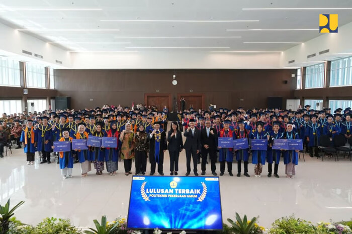 191 lulusan ahli madya teknik dari poltek pu