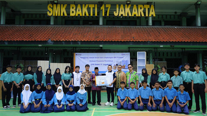 bri finance rayakan hari pelanggan nasional dengan perkuat komitmen tjsl di bidang pendidikan (1)