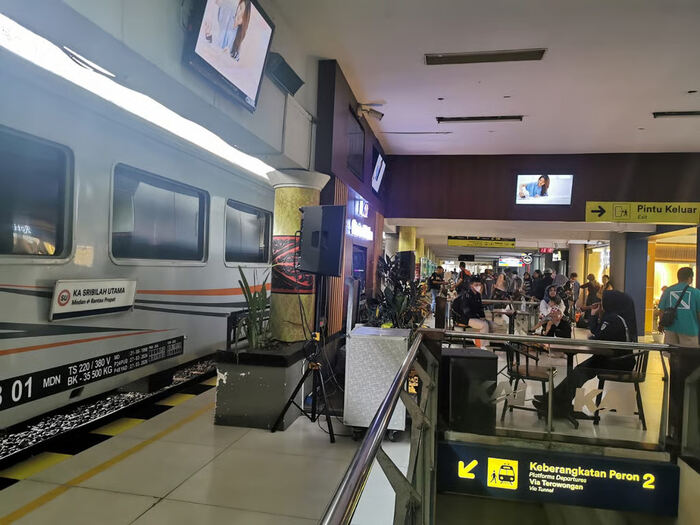 public (2)