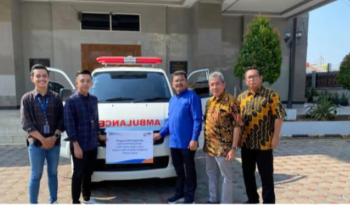 bri branch office kramat region 6jakarta 1 serahkan bantuan 1 unit mobil ambulans kepada gereja hkbp letjend suprapto
