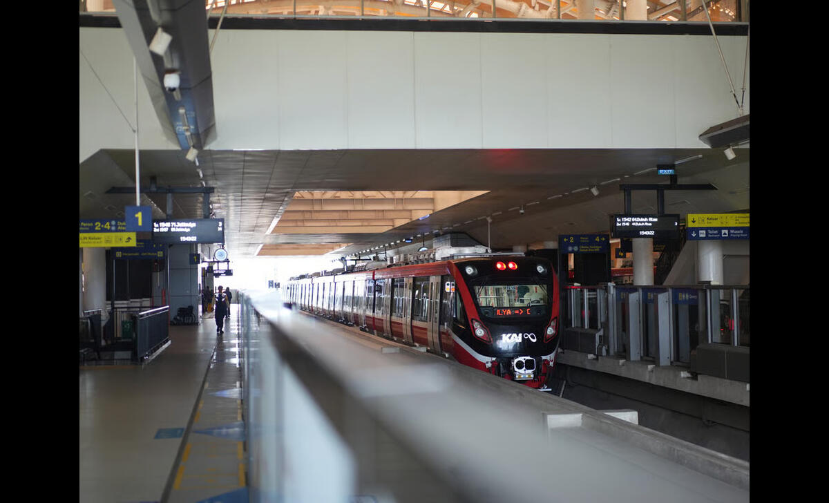 csi lrt jabodebek capai 4,63 di semester i 2025, bukti makin dipercaya masyarakat