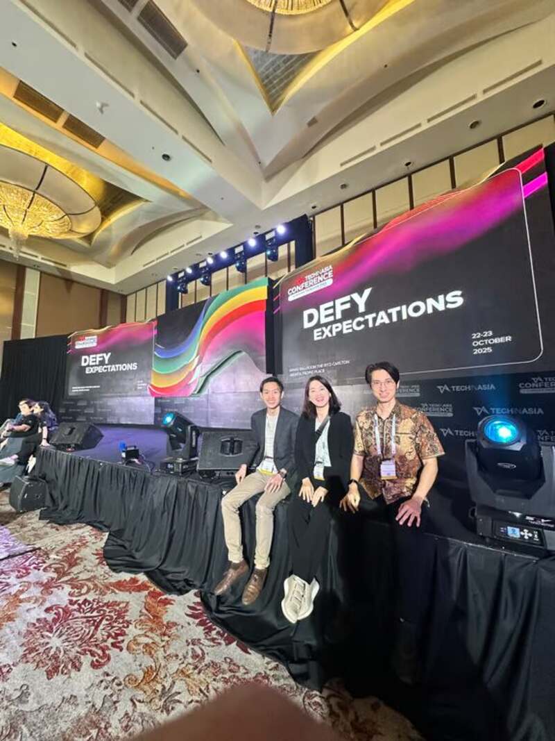 hovarlay sukses hadirkan solusi ar martech inovatif di tech in asia conference 2025 hovarlay sukses hadirkan solusi ar martech inovatif di tech in asia conference 2025