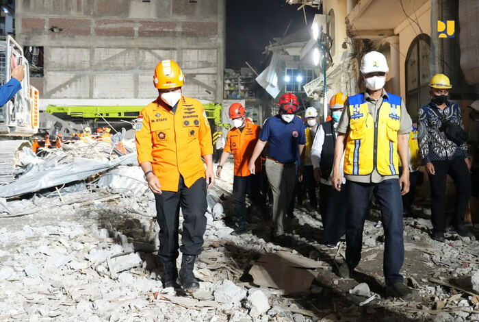kunjungan menteri pu dody hanggodo di ponpes al khoziny