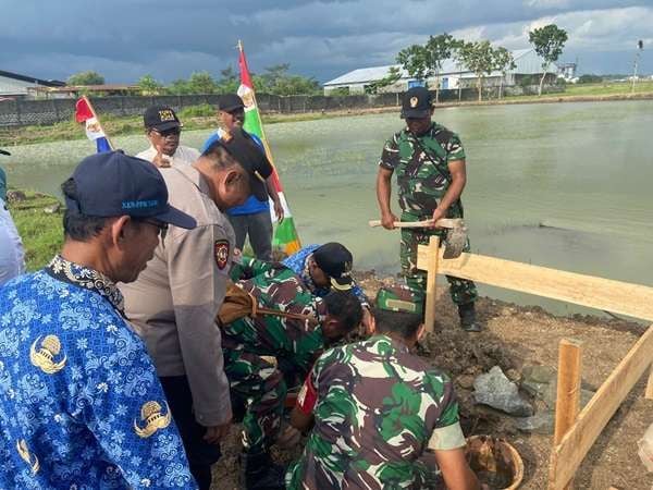 pelatakan batu pertama pendirian kopdes di desa karangnanas kec. sokaraja kab. banyumas