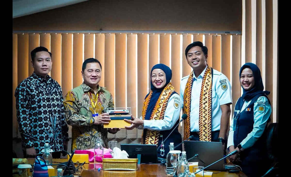 perkuat sinergi dunia pendidikan dan industri, kai daop 1 jakarta terima benchmarking mahasiswa pascasarjana ubl