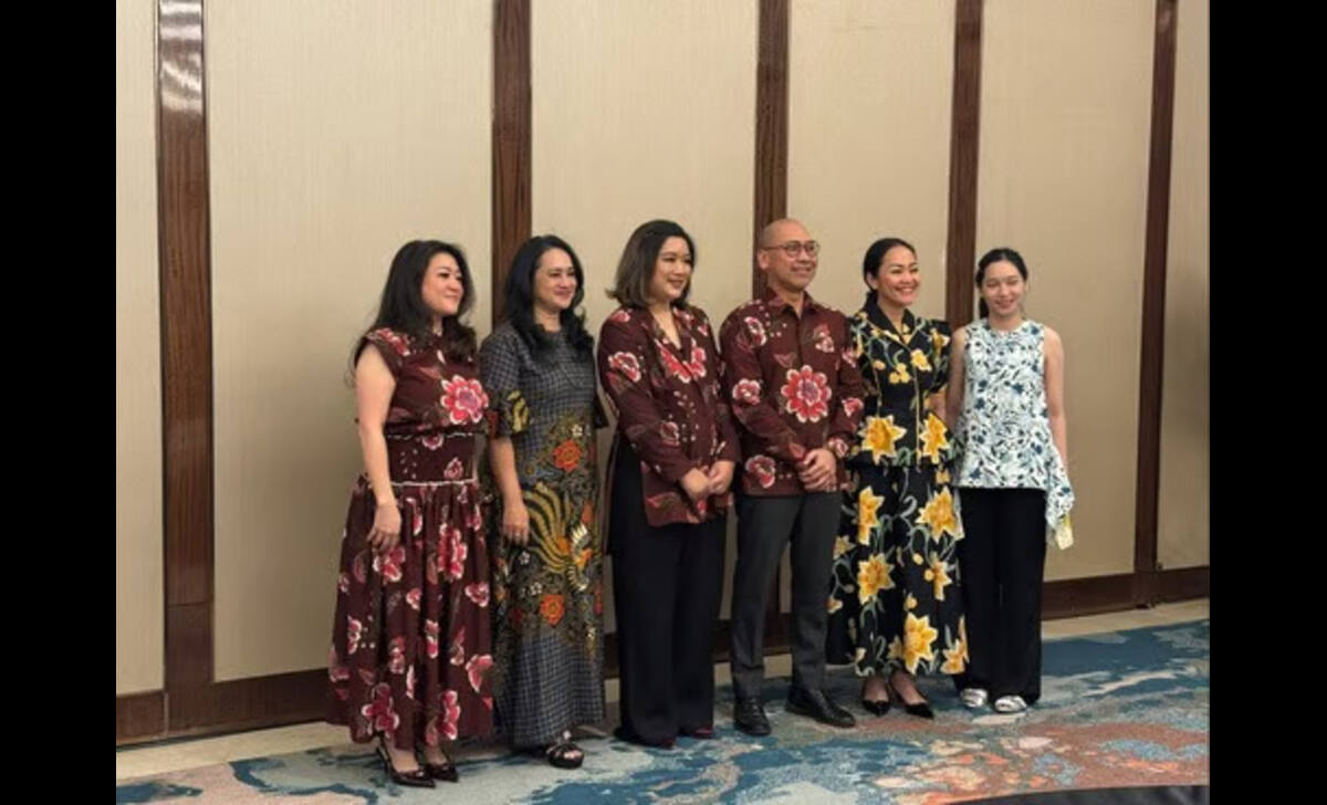rayakan hari batik nasional, bri mi wujudkan harmoni budaya dan investasi bersama amanda hartanto