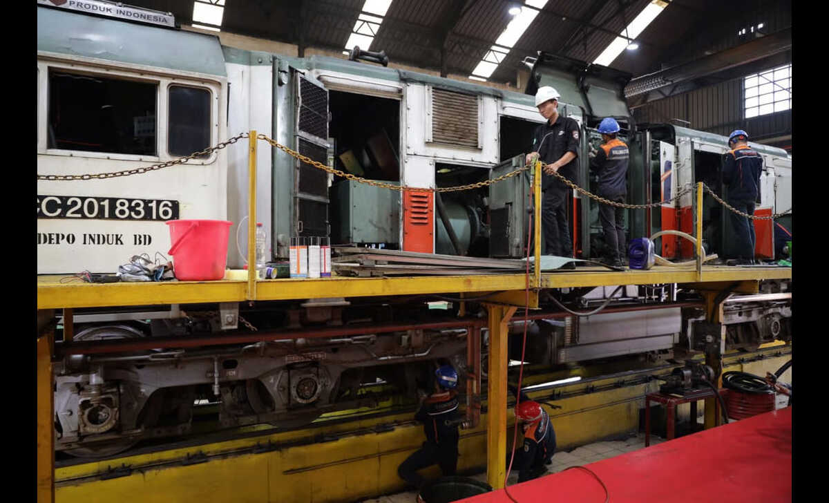 kai daop 2 bandung lakukan perawatan intensif sarana perkeretaapian untuk jaga kenyamanan pelanggan