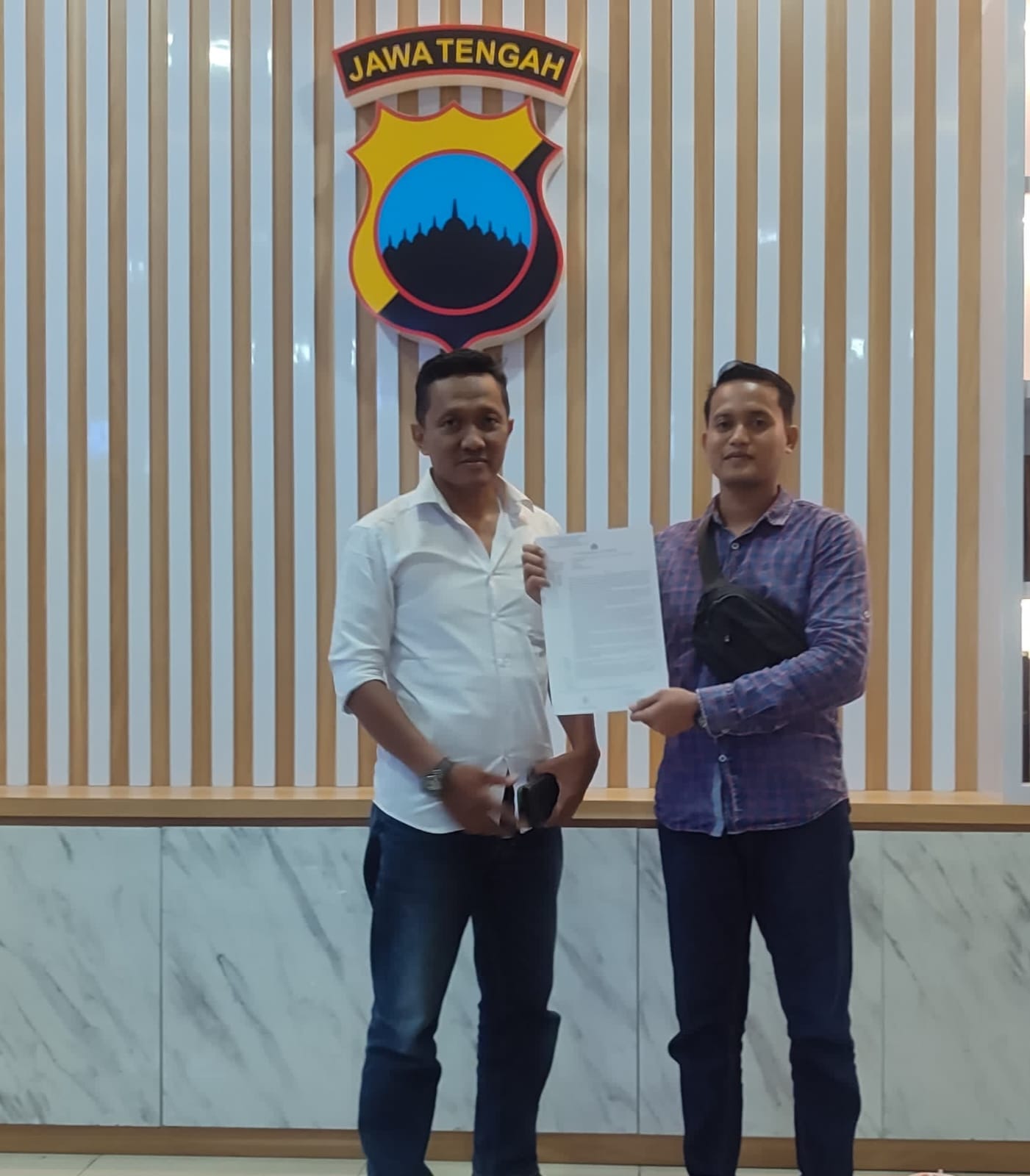 penasihat hukum korban beserta klienya saat melaporkan kejadianya ke polresta banyumas senin, 10 11 25 penasihat hukum korban beserta klienya saat melaporkan kejadianya ke polresta banyumas senin, 10 11 25